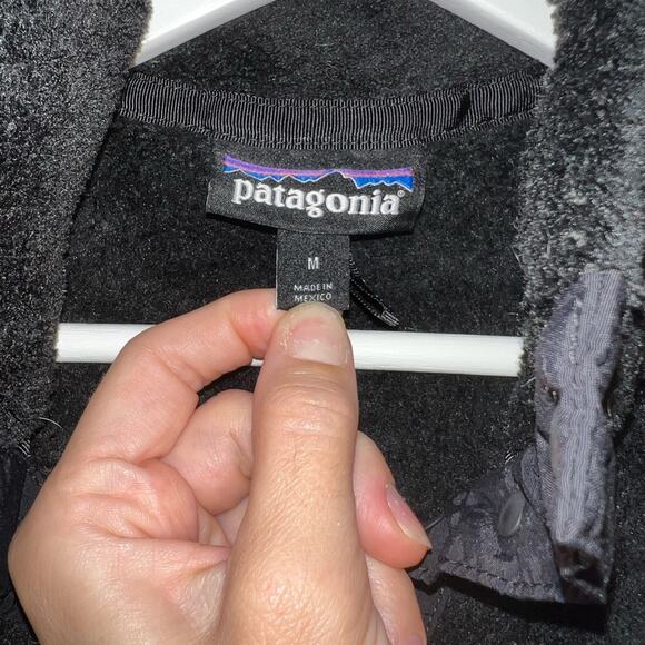 Patagonia Black Zip Up Fleece Sweater - Picture 3 of 6